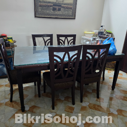 Dinning table for sale